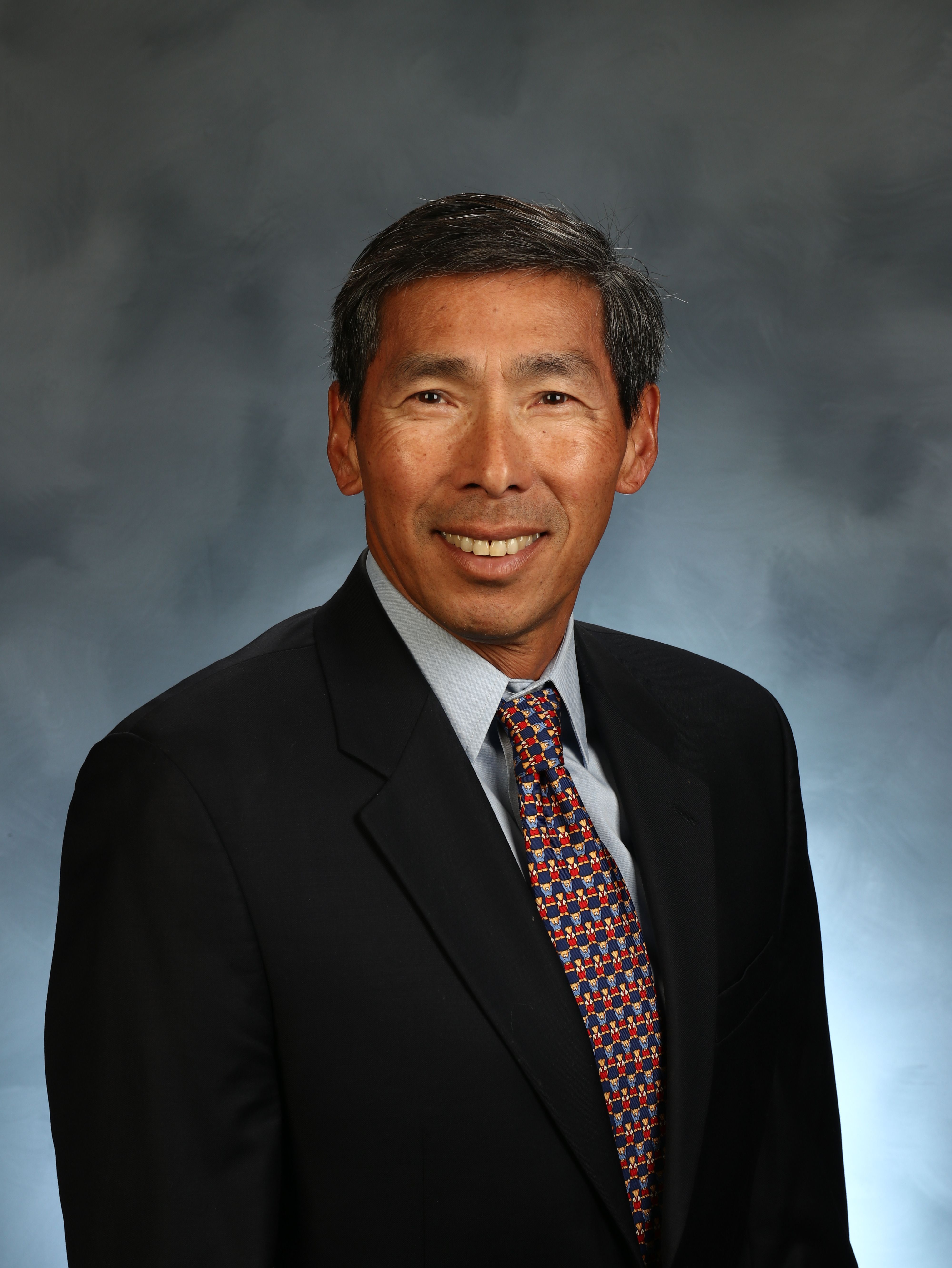 Member   Steve  Chen 